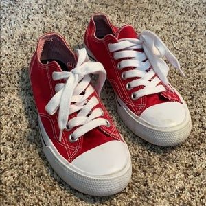 mossimo tennis shoes